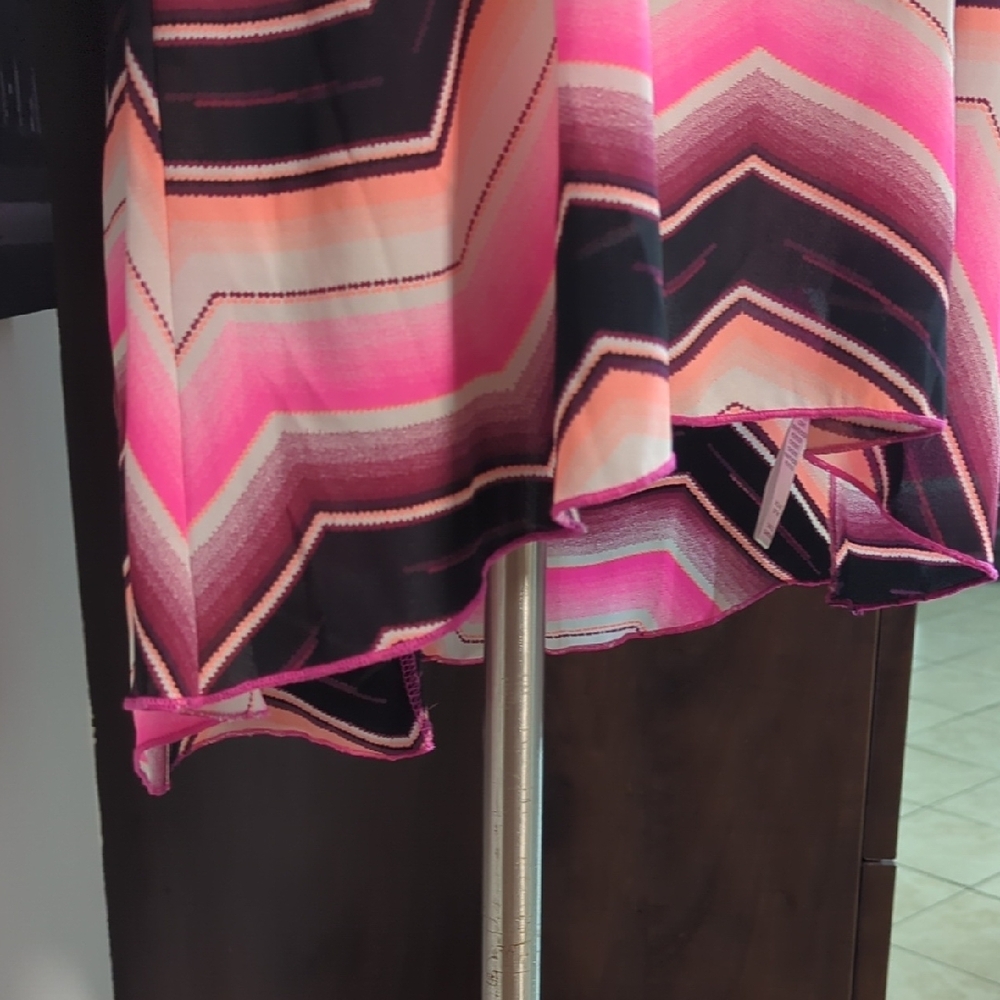Ardene Pink and Black Chevron Tank Top - Picture 3 of 9